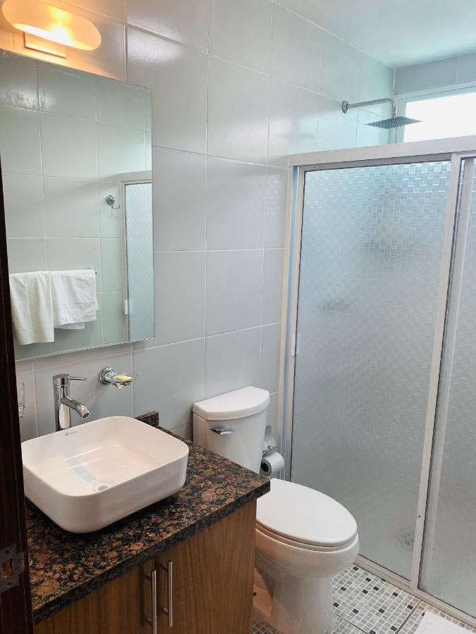 Hostal Guadalajara Cosmopolitan Providencia Buitenkant foto