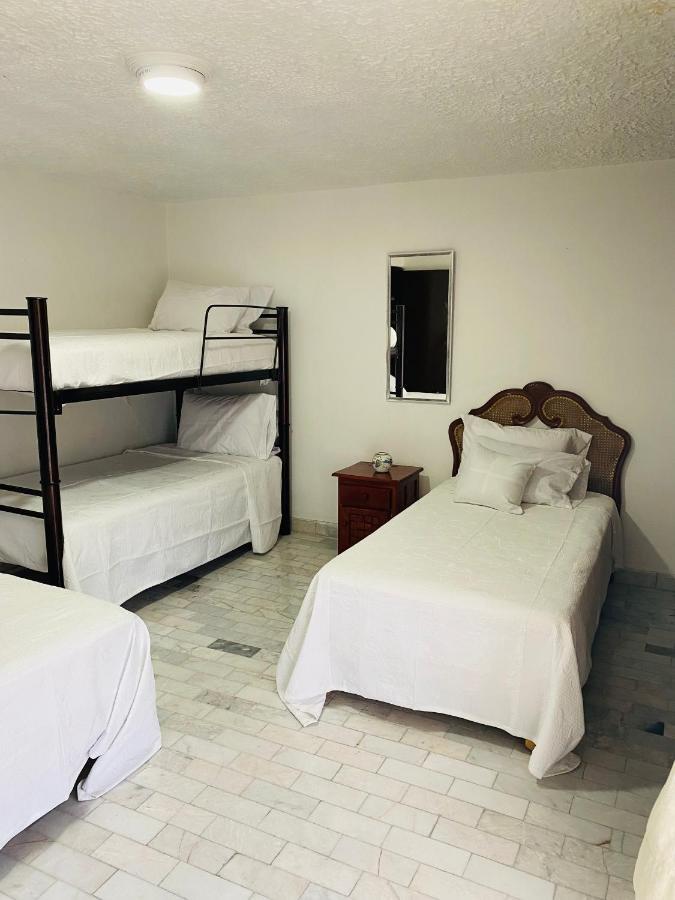 Hostal Guadalajara Cosmopolitan Providencia Buitenkant foto