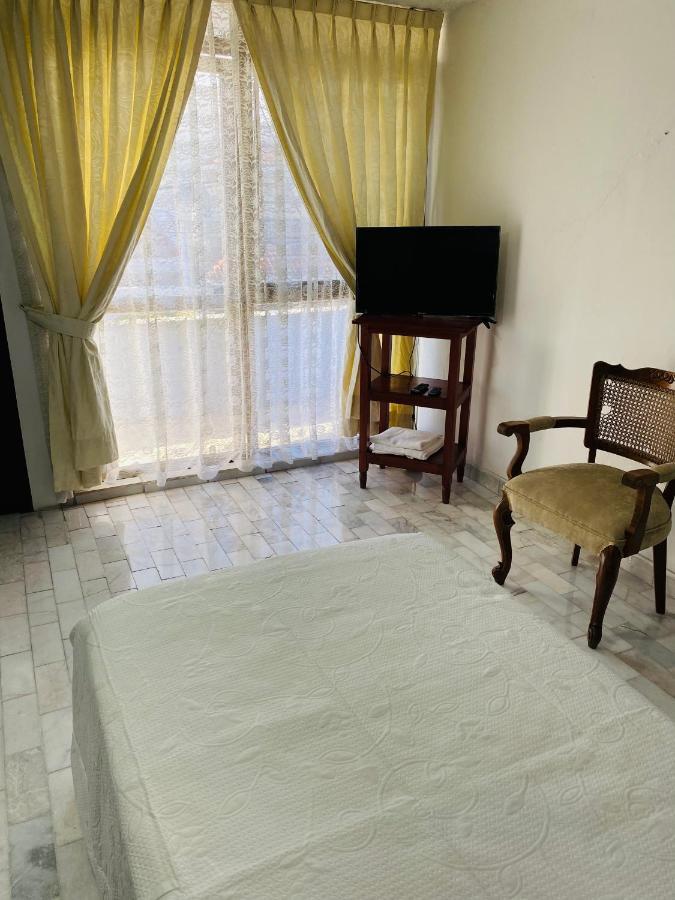 Hostal Guadalajara Cosmopolitan Providencia Buitenkant foto