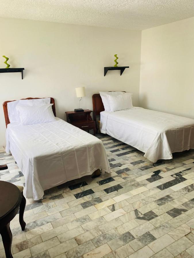 Hostal Guadalajara Cosmopolitan Providencia Buitenkant foto